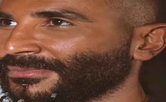 أحمد سعد يصل إلى أمريكا للاحتفال بالمنتخب المصري…وهذا ما قاله