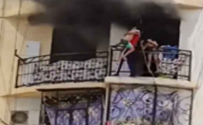 تدخل بطولي لشاب لإنقاذ طفلين حاصرتهما النيران بوهران