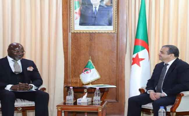 استقبال عرقاب الأمين التنفيذي لجمعية المكررين والموزعين الأفارقة