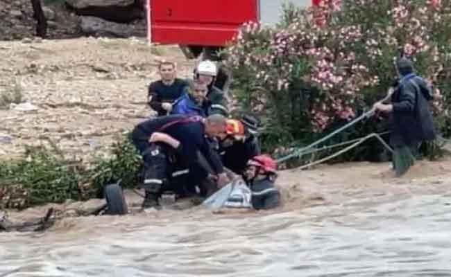 انتشال جثة خمسيني جرفته مياه وادي الكمين بأم البواقي