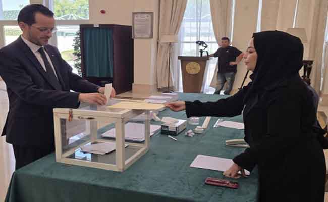 انطلاق عملية الاقتراع للتشريعيات في أول أيام التصويت بالخارج
