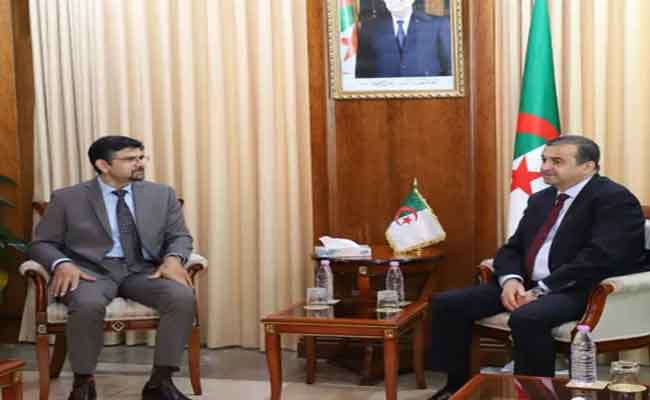 استقبال عرقاب وفدا عن شركة “سيمنس” للطاقة الألمانية