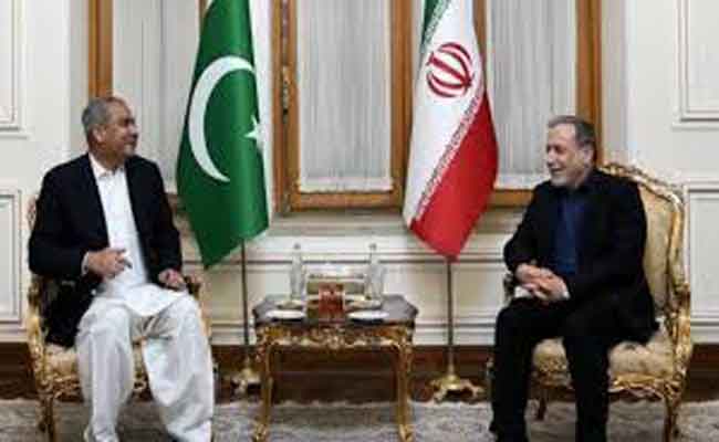 وزير الداخلية الباكستاني يصل طهران لبحث المفاوضات الإيرانية الأمريكية