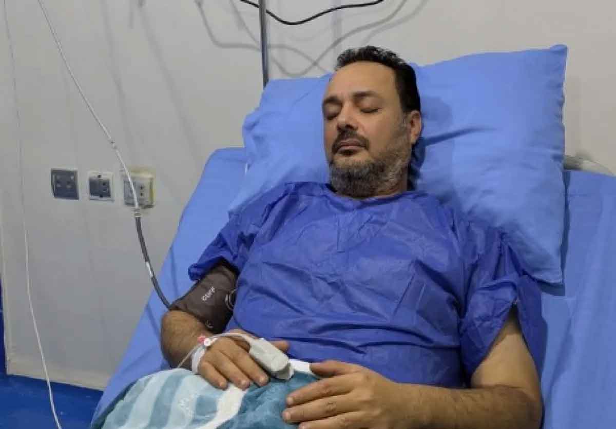 سامح الشجيع يثير القلق…وطبيبه يطمئن جمهوره من داخل المستشفى