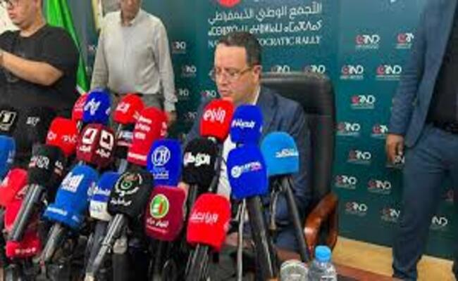 نظام يعتمد على الشعوذة والخرافات / بركة عمي تبون تغطي على انهيار الدينار