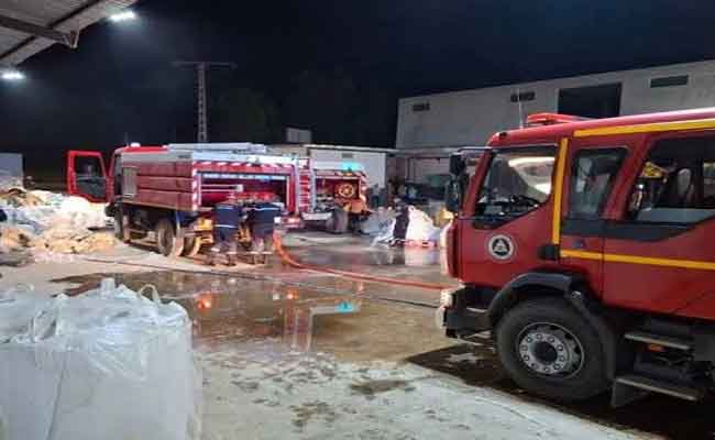 حريق مخزن بورقلة يخلف 3 قتلى وإجلاء 58 شخصا