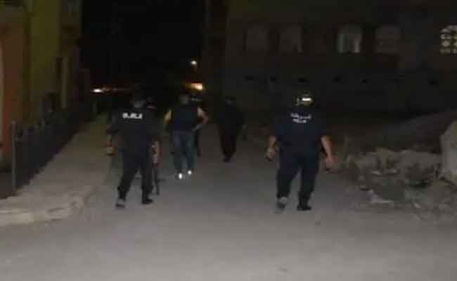 الإطاحة بـ27 شخصا في مداهمات أمنية بعين مليلة