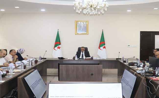 جلاوي يترأس أشغال الجمعية العامة العادية لمجمع إنجاز السكك الحديدية