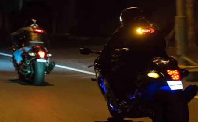 منع سير الدراجات النارية من العاشرة ليلاً  إلى السابعة صباحاً في وهران
