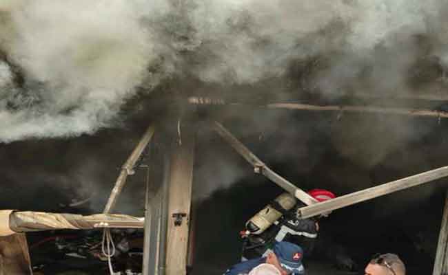 نشوب حريق في محلات تجارية يخلف 5 مصابين بباتنة