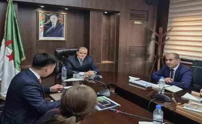 استقبال رزيق الرئيس المدير العام لشركة هواوي الجزائر