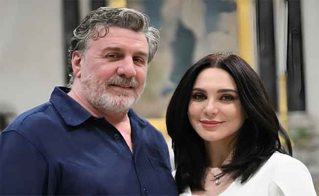 سلاف فواخرجي تشكر الأطباء بعد أزمة زوجها وائل رمضان الصحية…وهذه رسالتها له