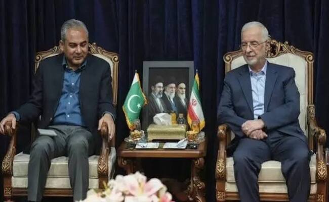 وزير الداخلية الإيراني يصل إلى باكستان