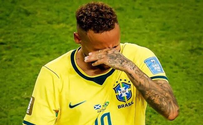 بكاء نيمار بعد عودته للمشاركة مع منتخب البرازيل ضد إسكتلندا…