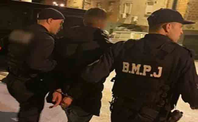 خمسيني يقتل شقيقه ببندقية صيد ويطلق النار على نفسه أثناء توقيفه بالمدية