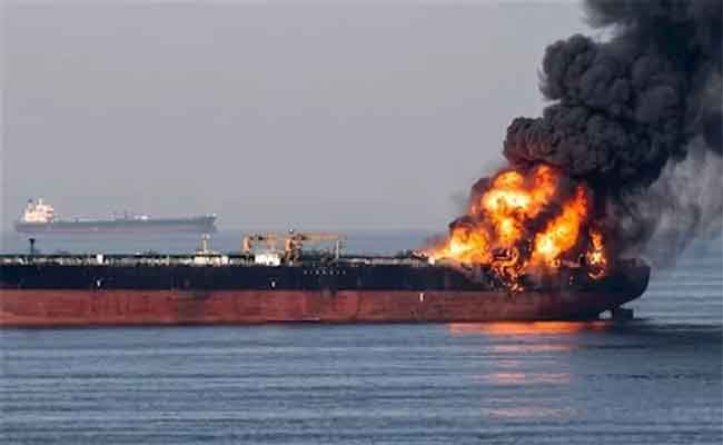 ناقلة سعودية تتعرض لحادث أمني في البحر الأحمر