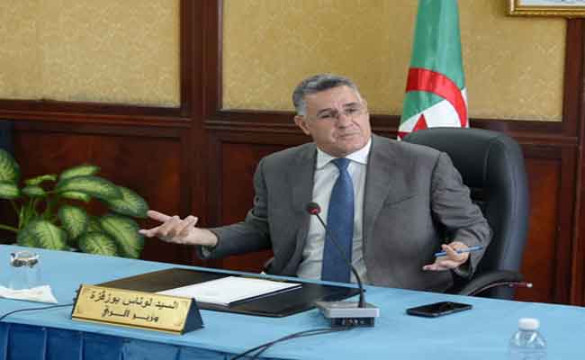 بوزڨزة يترأس اجتماعا حول البرنامج الاستعجالي لتحسين وتعزيز الخدمة العمومية للمياه