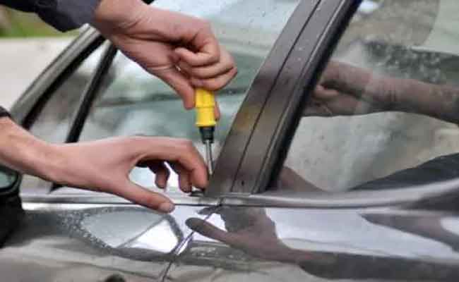 الإطاحة بعصابة إجرامية تحترف سرقة
