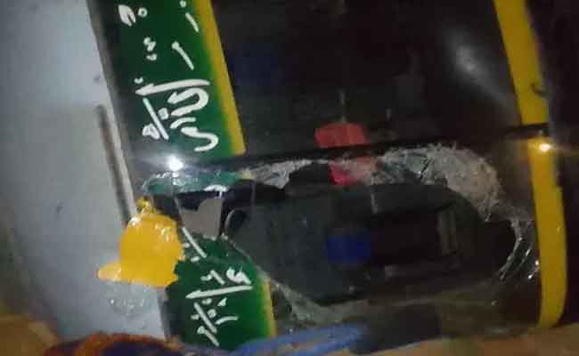 انقلاب حافلة لنقل المسافرين تخلف 15 جريحا بالنعامة