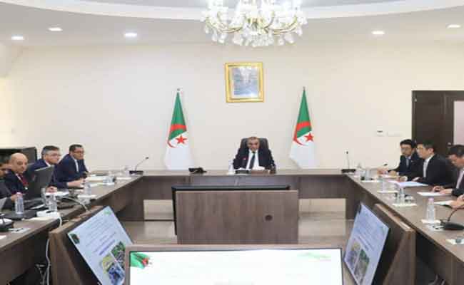 جلاوي يطلب من الشريك الصيني تسريع أشغال الخط المنجمي الشرقي