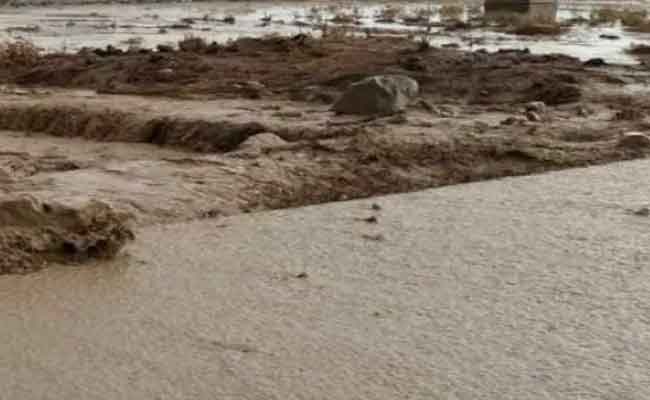مصرع شاب جرفته السيول بالخروب