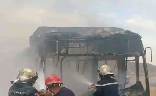 نشوب حريق في حافلة لنقل العمال بتبسة
