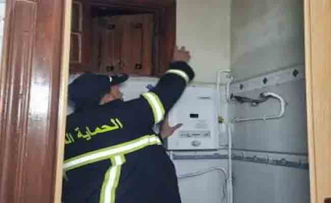 حجز عشرات الكراسي والمظلات وتوقيف 6 أشخاص بعين الترك