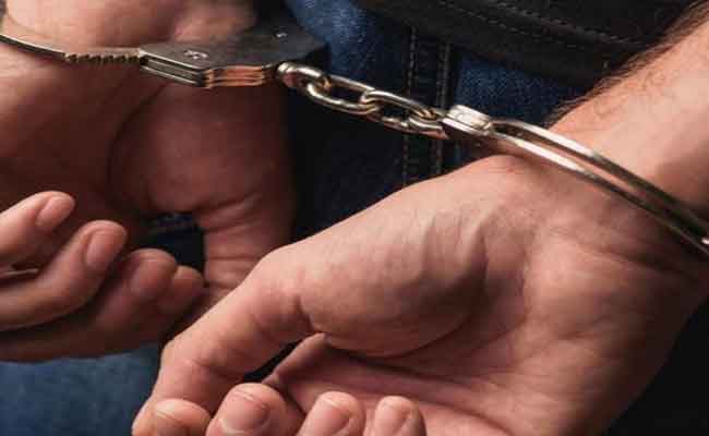 مناورات خطيرة على الطريق تتسبب في توقيف سائق سيارة بأم البواقي