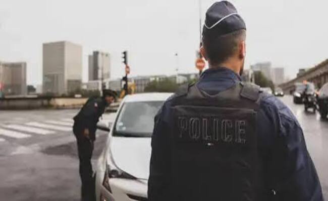 3 جرحى في عملية طعن وسط باريس
