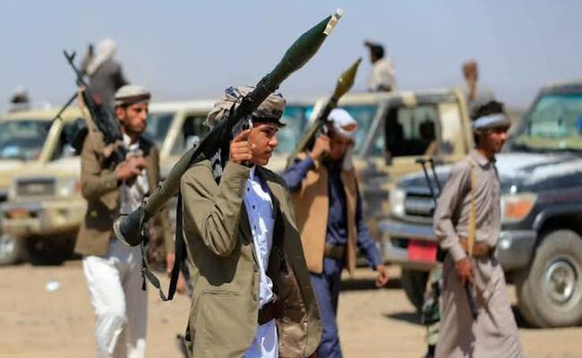 اليمن…الحوثيون يستهدفون منشآت مدنية في ميناء المخا