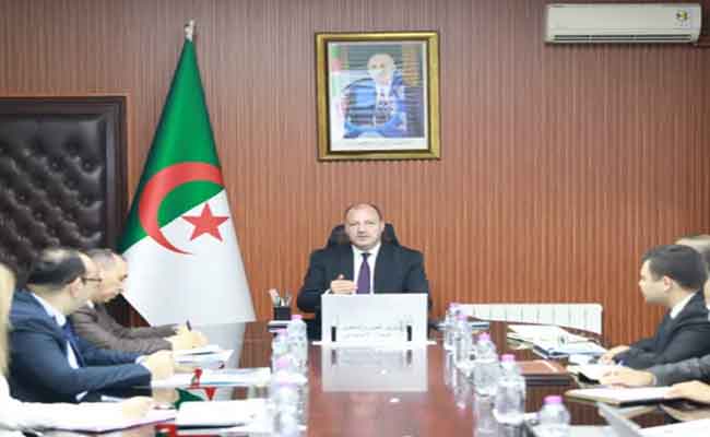 حطاب يترأس اجتماع تقييمي لأداء صندوق “كاسنوس”