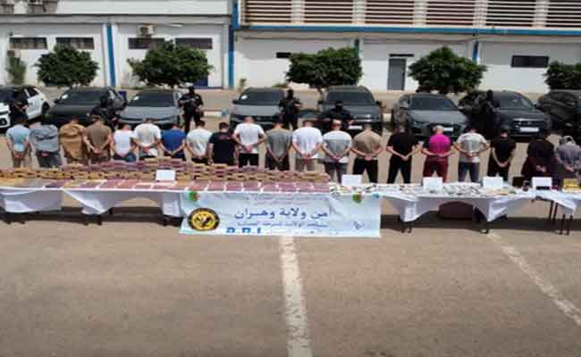 توقيف 20 شخصا متلبسين بـ228 كلغ من الكوكايين و 46 مركبة بوهران