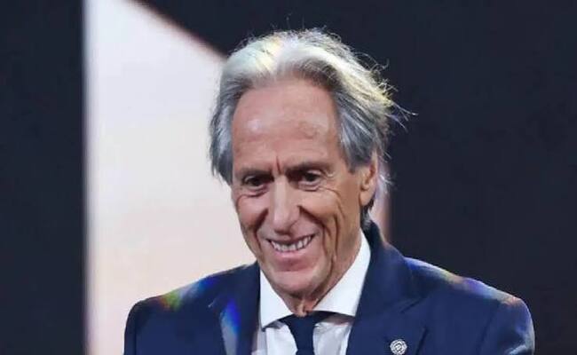 رسميا…جورجي جيسوس يتوج بجائزة “غلوب بريستيج”