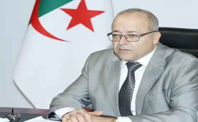 بوسليماني يجتمع مع الإطارات المسيرة للمطابع العمومية وشركة الجزائرية للورق