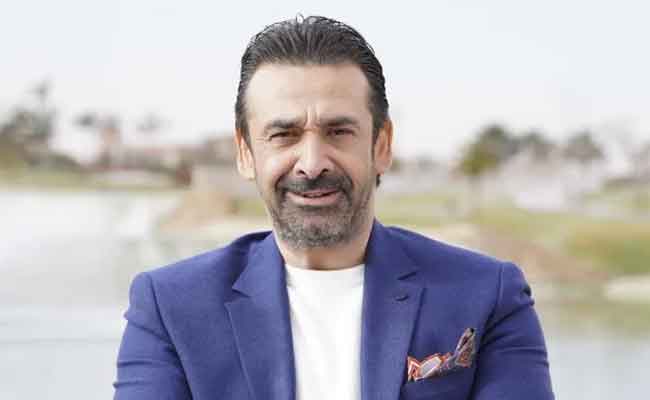 هل يتشابه فيلم مطلوب عائلياً مع حرامية في تايلاند؟ كريم عبد العزيز يجيب