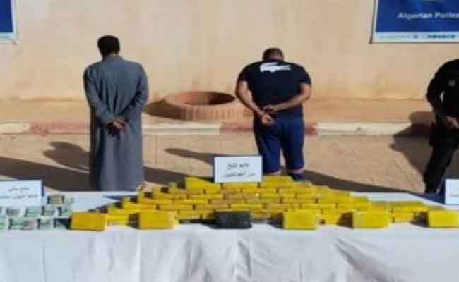 الإطاحة بشبكة إجرامية متلبسة بـ69 كلغ من الكوكايين داخل تجاويف شاحنة بتمنغست