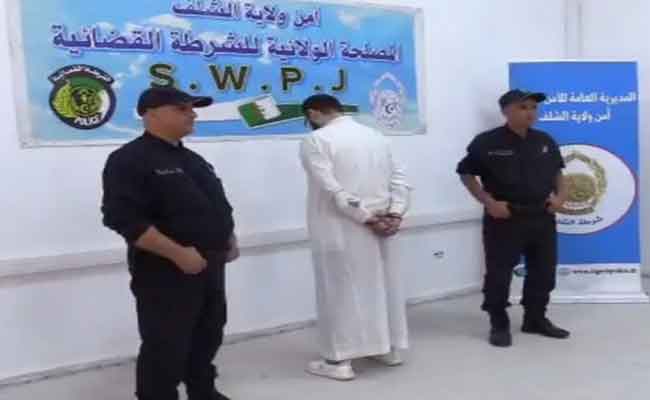 الإطاحة بثلاثيني يحترف النصب سلب ضحاياه قرابة 17 مليار سنتيم بالشلف
