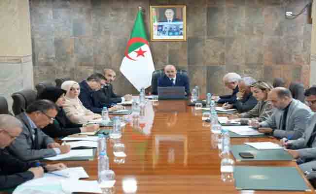 كورتل يترأس اجتماعا تقييمياً مع مدراء الصناعة