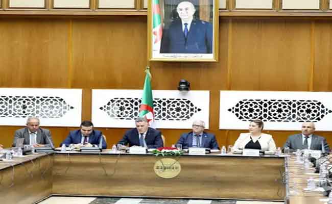 لجنة المالية والميزانية تستمع لعرض وزير الري في إطار مشروع قانون المالية 2027