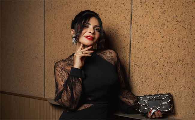 منى زكي…رحلة نجمة من المسرح إلى جائزة الإبداع في مهرجان الجونة 2026