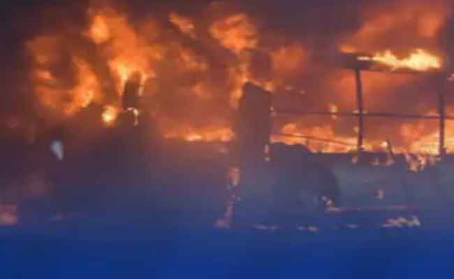 نشوب حريق في حافلة تقل 48 مسافرا ببومرداس