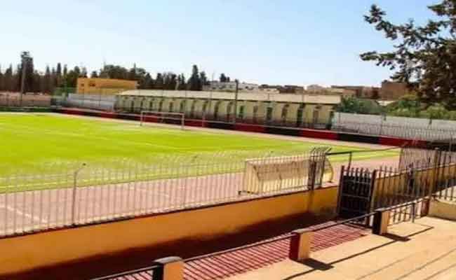 سطو شاب على عتاد ملعب رفقة صديقه حارس الملعب