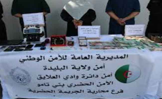 تفكيك شبكة إجرامية تحترف النصب على المواطنين تحت غطاء وكالة سياحة بالبليدة