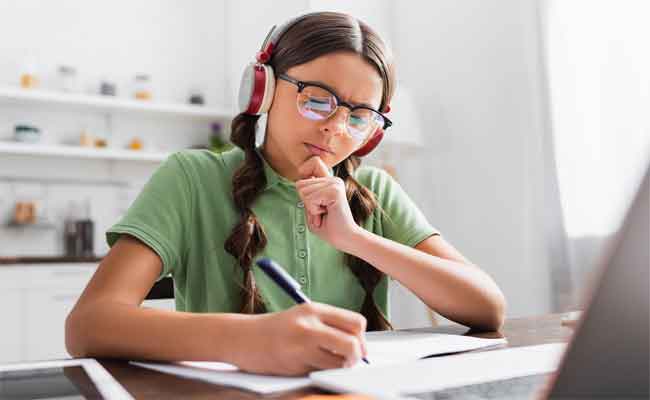 دليلك الذكي للتعامل مع تراجع الأداء الدراسي لطفلك