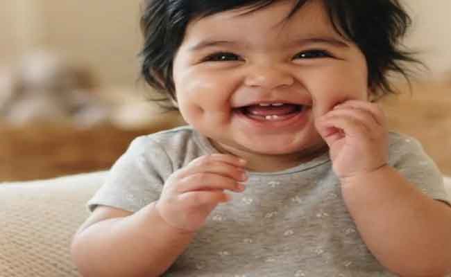 تطور الطفل شهراً بشهر…إليك 12 مرحلة رئيسية في السنة الأولى