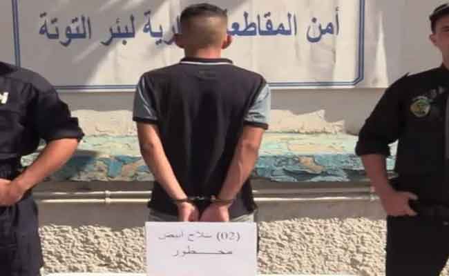 توقيف شخص يحترف السرقة والإعتداء على عمال التوصيل ببئر توتة