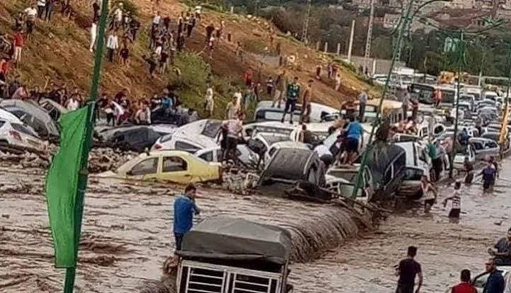 بينما الجنرالات يتمتعون بأموال المحروقات الجزائريين بين حرائق الصيف وفيضانات الشتاء