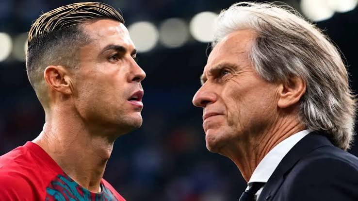 مشجعون للبرتغال يمزقون قميص المنتخب بعد أزمة كريستيانو رونالدو وجيسوس…