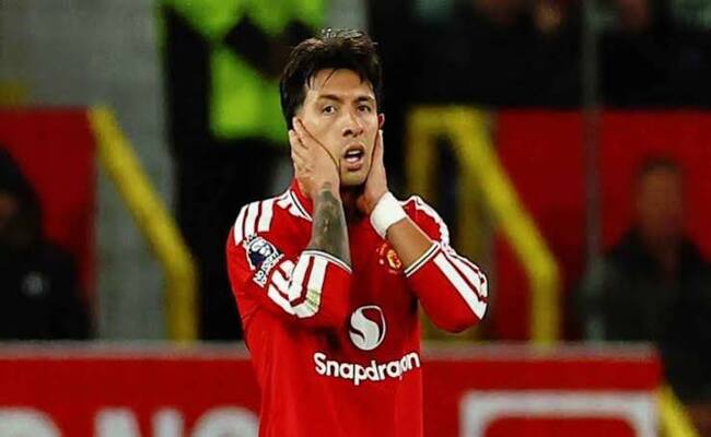 أول رد فعل من إدارة مانشستر يونايتد بعد الهجوم الكبير من ليساندرو مارتينيز