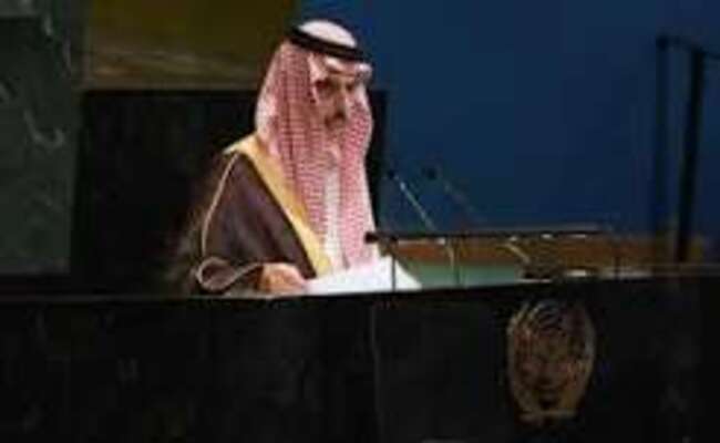 وزير الخارجية السعودي يدعو إلى حماية حرية الملاحة في هرمز وباب المندب
